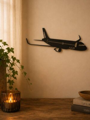Avion A320 en métal noir sur socle en bois décoration intérieure aviation